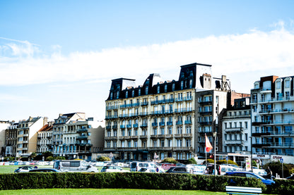 Façade haussmannienne du front de mer de Dieppe - photographie couleur - Corentin GMT