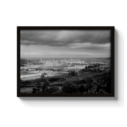 Port de Rouen et boucle de Seine - tirage N&B encadré noir sur fond blanc - Corentin GMT