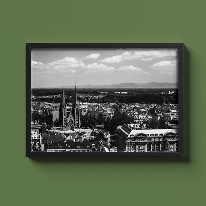 Église Saint-Paul, Strasbourg - tirage N&B cadre noir sur fond vert - Corentin GMT