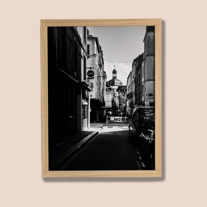 Église Saint-Jacques, Dieppe - tirage noir et blanc encadré chêne sur fond beige - Corentin GMT