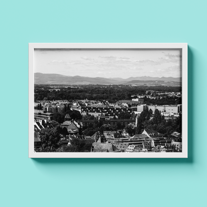 Strasbourg et les Vosges - tirage N&B cadre blanc sur fond turquoise - Corentin GMT