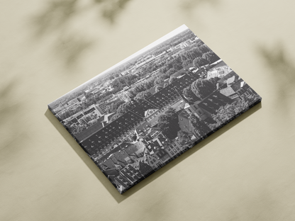 Panorama des toits de Strasbourg - tirage N&B sans cadre vu de trois quarts - Corentin GMT