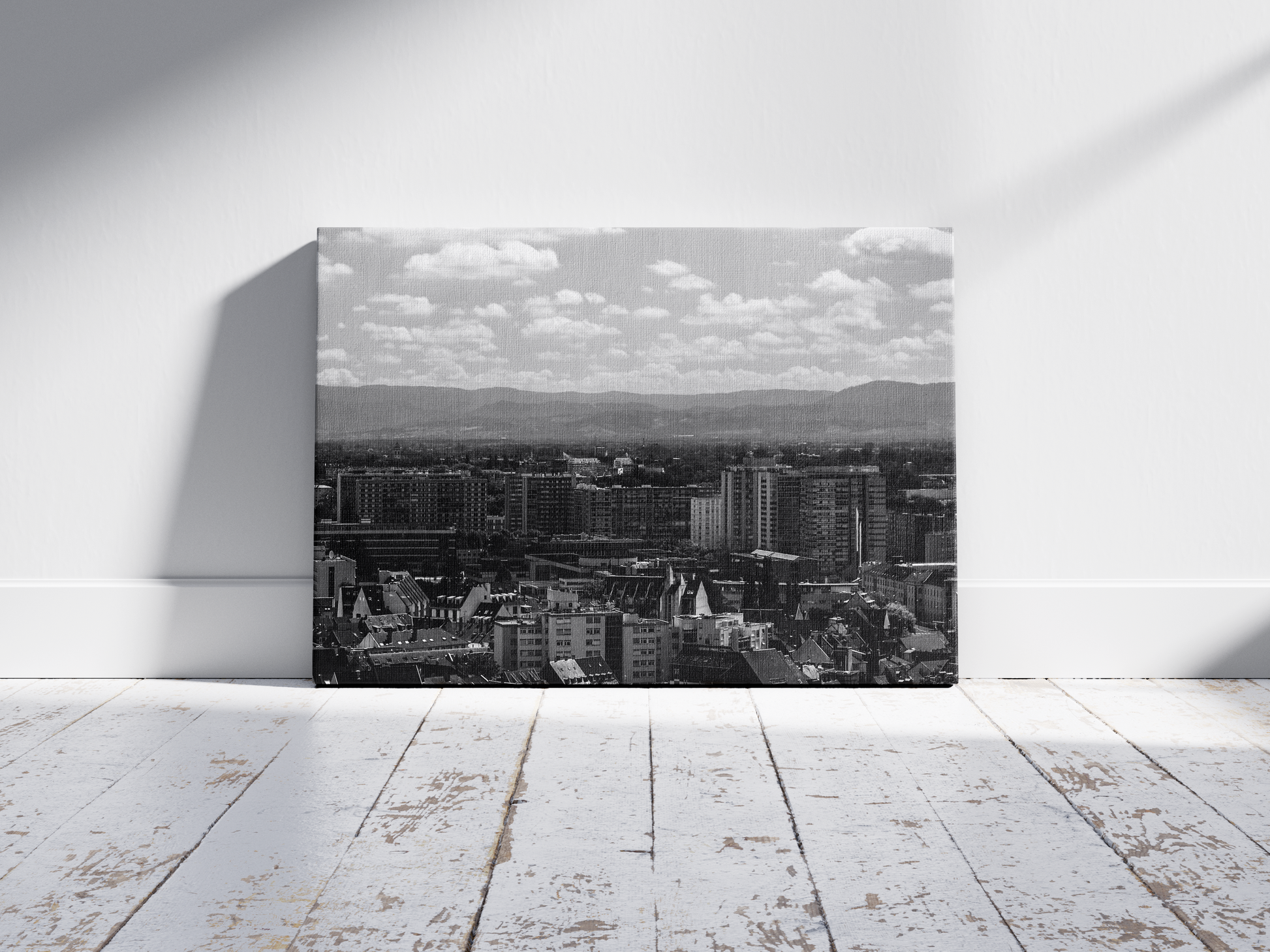 Panorama de Strasbourg et montagnes à l'horizon, tirage noir et blanc - Corentin GMT