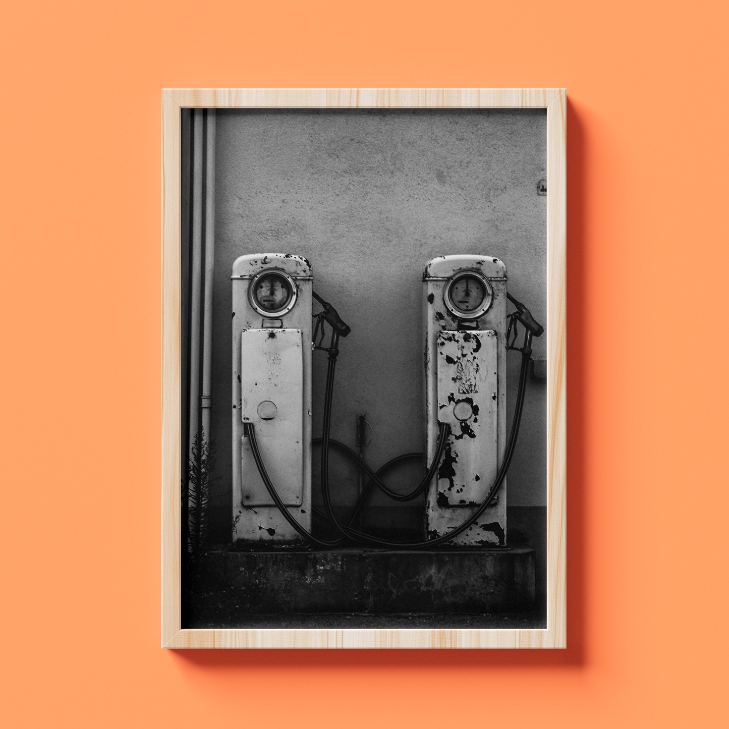 Pompes à essence rétro, photographie vintage noir et blanc - Corentin GMT