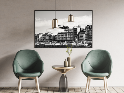 Façade Belle Époque, Dieppe - tirage noir et blanc encadré dans un salon - Corentin GMT
