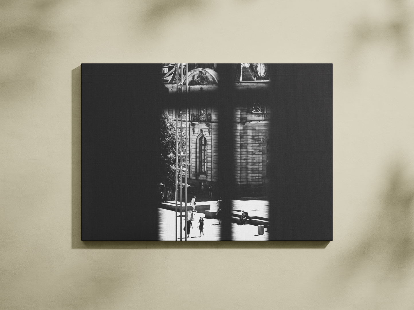 Tirage photo art Strasbourg - Scène de rue par la fenêtre - Corentin GMT