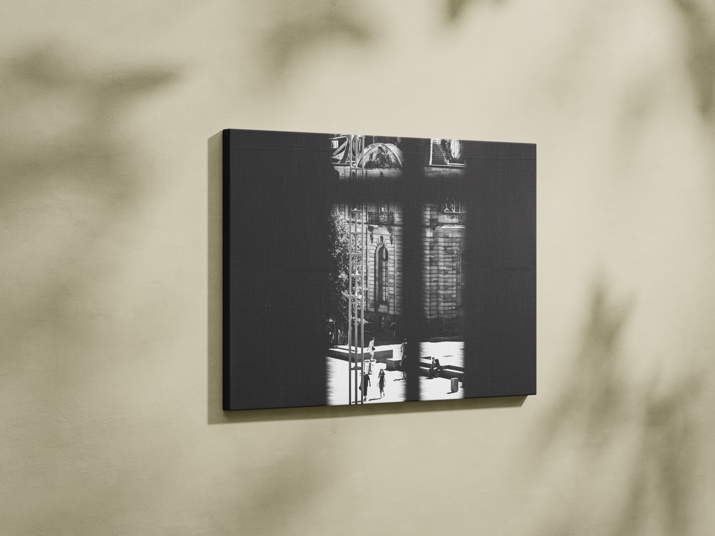 Tirage photo art Strasbourg - Scène de rue par la fenêtre - Corentin GMT